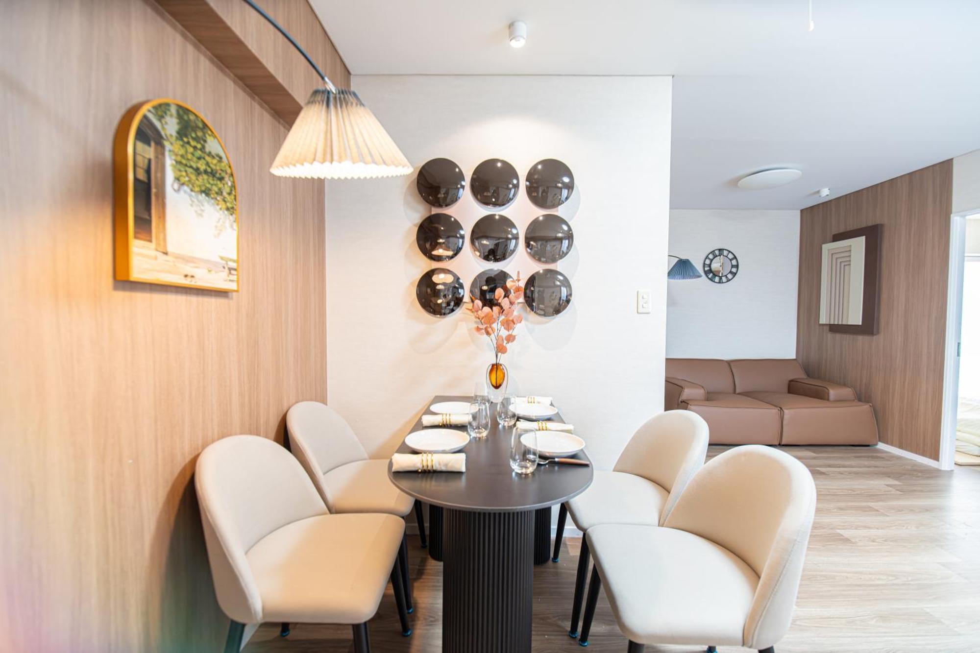 Z7全新装修套房3室2厅 新宿2站4分钟,max 8p-spacious,3rooms Near Shinjuku